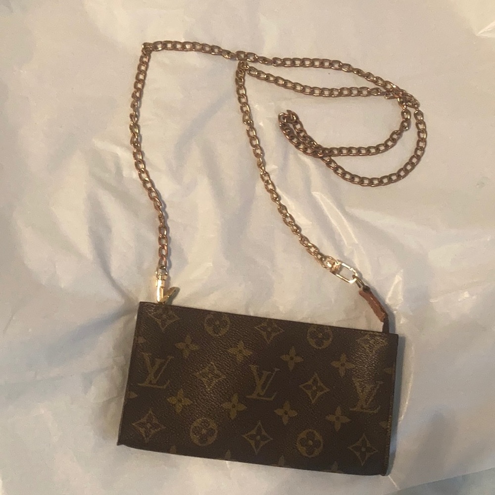 Louis Vuitton monogram Pochette